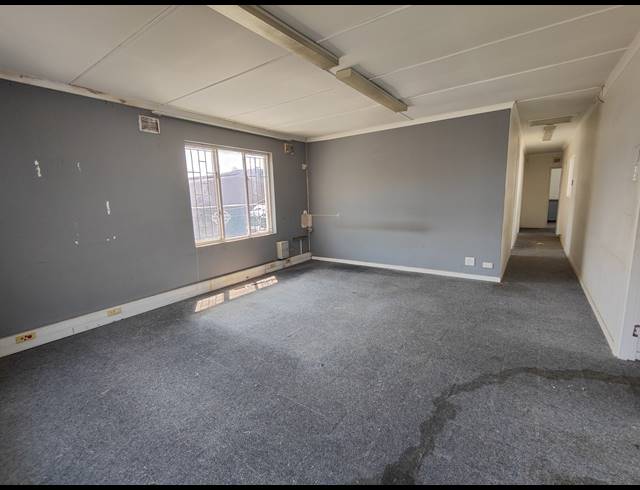 100M² OFFICE TO LET IN SPRINGFIELD